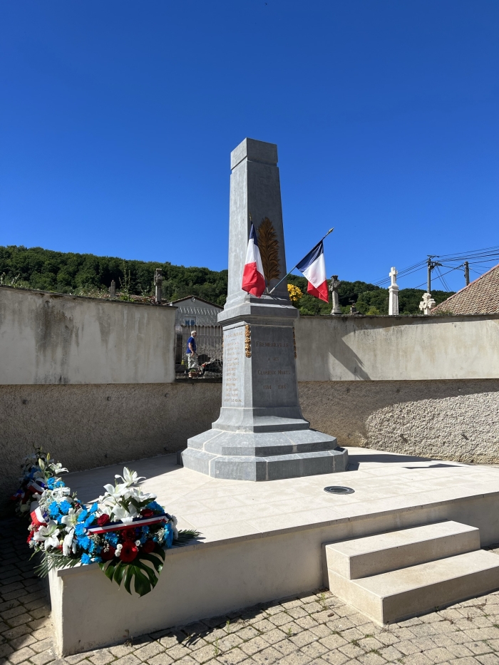 Le monument aux morts de Frmerville-sous-les-Ctes